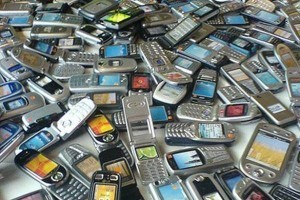 Don't just throw cell phones away! Pawn cell phones to give them new homes!